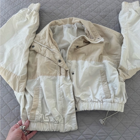 PacSun Women's Cream and Tan Cropped Bomber Jacket - Picture 5 of 8